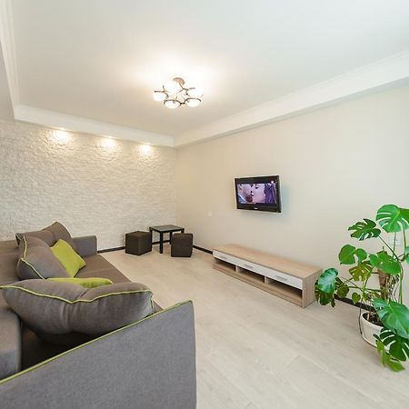 Artal Apartment On Iordanskaya 22 基輔 外观 照片